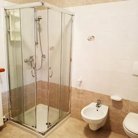 Paradiso Parolari Apartment *