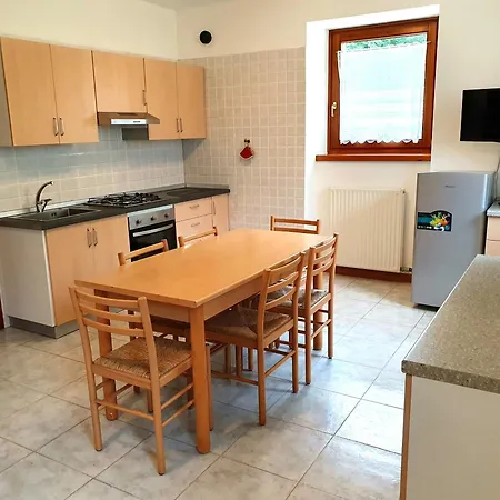 Paradiso Parolari Apartment *